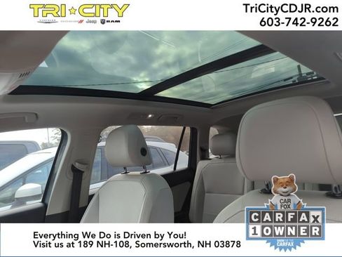 Used 2020 Volkswagen Tiguan SEL w/ 3rd Row Seat Package image 5