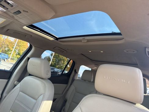 Used 2019 GMC Acadia Denali w/ LPO, Floor Liner Package image 26