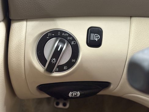 Used 2011 Mercedes-Benz SL 550 image 25