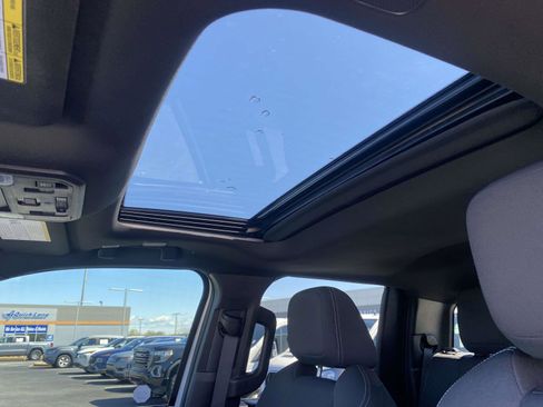 Used 2024 Toyota Tacoma TRD Sport w/ TRD Sport Upgrade Package image 17