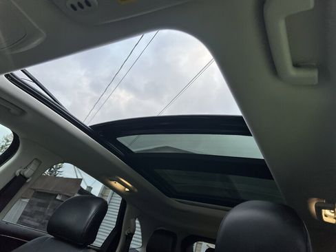 Used 2017 Ford Edge Titanium w/ Equipment Group 302A AWD/4WD image 23