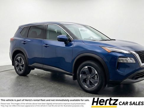 Used 2025 Nissan Rogue SV image 1