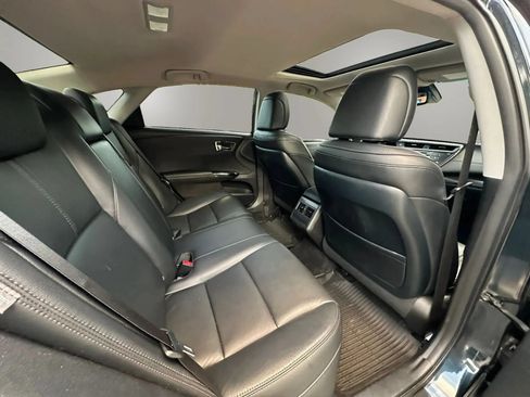 Used 2018 Toyota Avalon XLE Plus FWD image 18