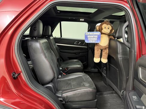 Used 2018 Ford Explorer XLT w/ Equipment Group 202A image 24