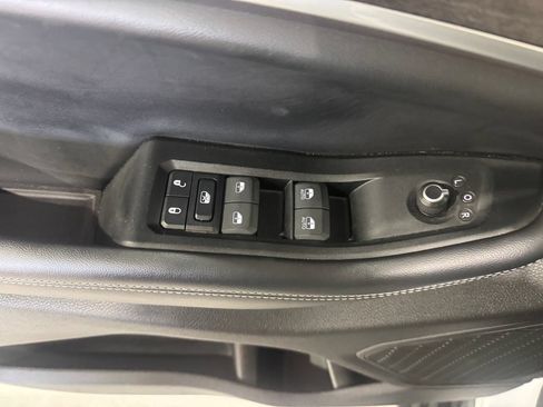 Used 2024 Jeep Grand Cherokee Limited w/ Luxury Tech Group II AWD/4WD image 16