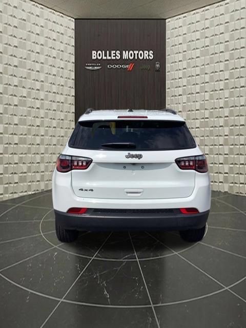 Certified 2025 Jeep Compass Latitude w/ Convenience Group AWD/4WD image 6