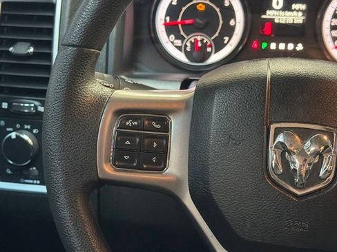 Used 2022 RAM 1500 Classic SLT AWD/4WD image 20