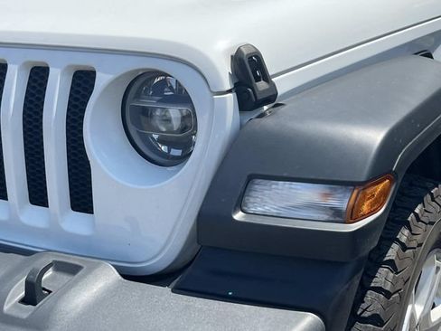 Used 2021 Jeep Wrangler Unlimited Sport AWD/4WD image 9