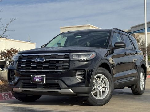 New 2026 Ford Explorer Active image 2