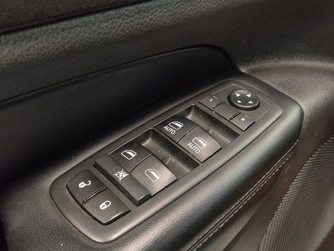 Used 2018 Jeep Grand Cherokee Altitude image 27