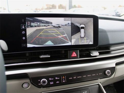 New 2025 Kia Carnival SX w/ SX Dark Edition Package FWD image 14