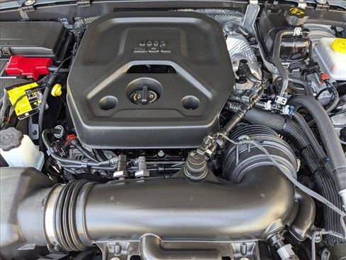 Certified 2025 Jeep Wrangler Sport AWD/4WD image 22