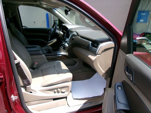 Used 2017 Chevrolet Tahoe LT w/ LT Signature Package image 10