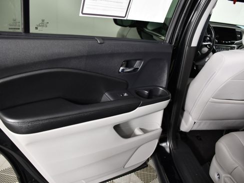 Used 2019 Honda Pilot Touring image 48