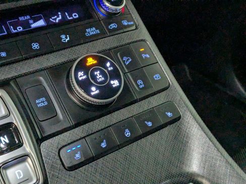 Used 2025 Hyundai Palisade Limited AWD/4WD image 18