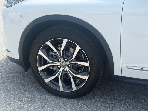 Used 2022 Acura MDX SH-AWD w/ Technology Package image 3