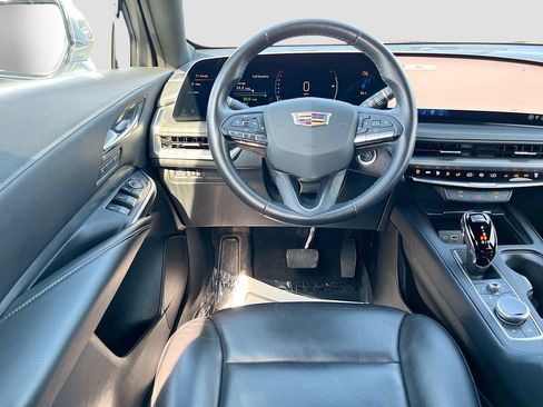 Used 2025 Cadillac XT4 Premium Luxury FWD image 27