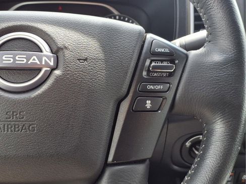 Used 2022 Nissan Frontier SV image 14