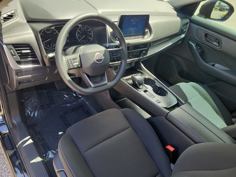 Certified 2025 Nissan Rogue S FWD image 15