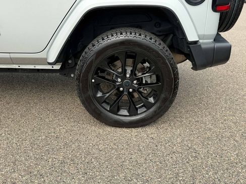 Used 2024 Jeep Wrangler Unlimited Sahara AWD/4WD image 13