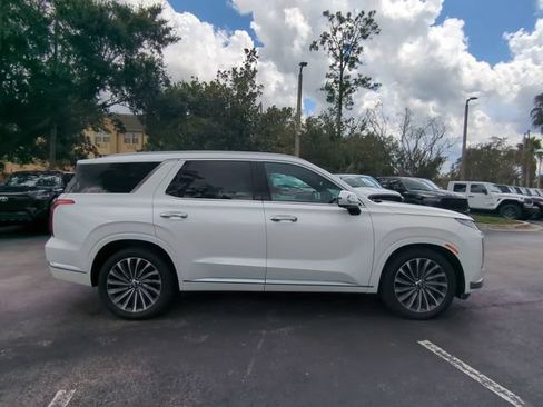 Used 2024 Hyundai Palisade Calligraphy FWD image 4