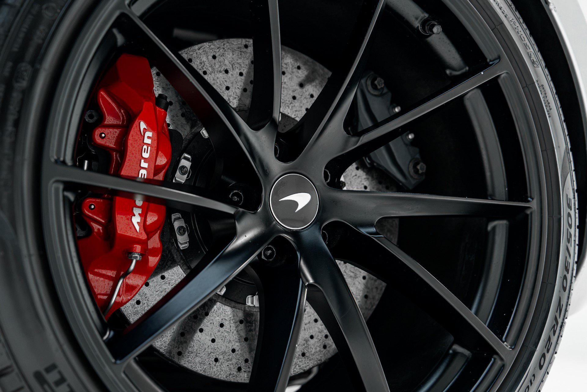 Used 2021 McLaren 720S Performance RWD image 33