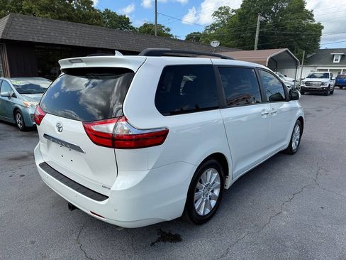 Used 2015 Toyota Sienna Limited FWD image 4