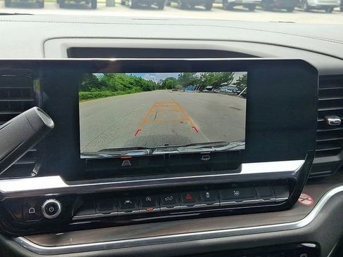 Used 2025 GMC Sierra 1500 SLT RWD image 21