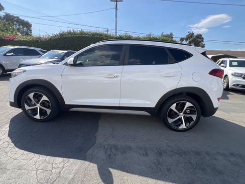 Used 2018 Hyundai Tucson Value w/ Cargo Package FWD image 2