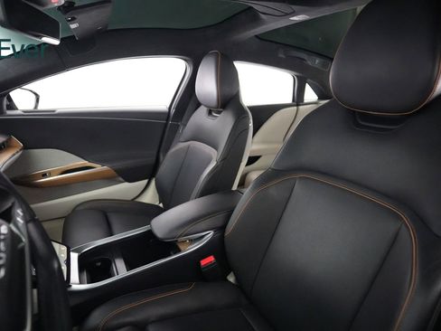 Used 2023 Lucid Air Touring AWD/4WD image 4