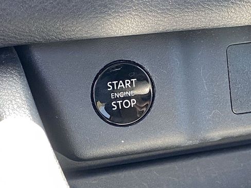 Certified 2024 Nissan Rogue SV FWD image 10