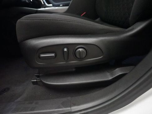 Used 2019 Chevrolet Blazer LT FWD image 29