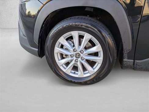 Certified 2022 Toyota Corolla Cross LE image 23