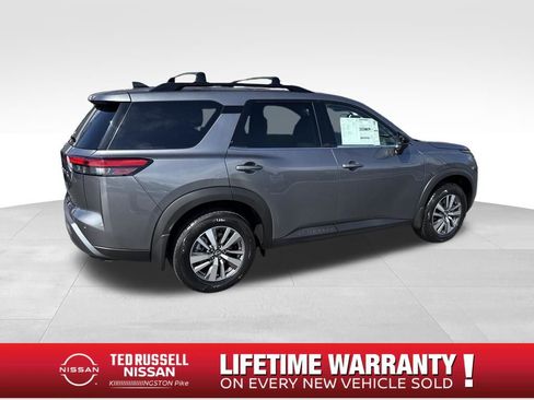 New 2026 Nissan Pathfinder SL image 6
