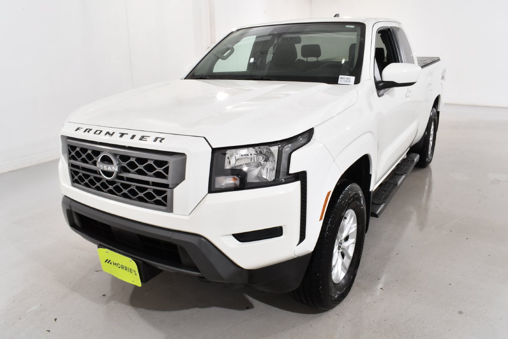 Used 2024 Nissan Frontier SV AWD/4WD image 2