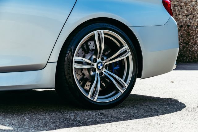 Used 2013 BMW M5 RWD image 41