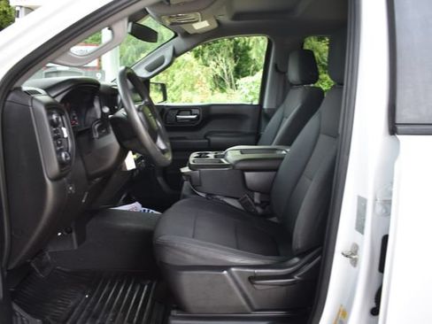 Used 2019 Chevrolet Silverado 1500 Custom Trail Boss w/ Custom Convenience Package AWD/4WD image 11