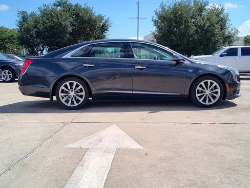 Used 2019 Cadillac XTS FWD image 12