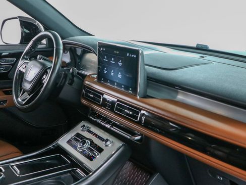 Used 2023 Lincoln Aviator Reserve w/ Jet Package AWD/4WD image 27