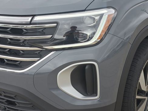 New 2026 Volkswagen Atlas SE FWD image 6