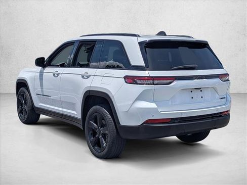 Used 2023 Jeep Grand Cherokee Limited w/ Black Appearance Package RWD image 7