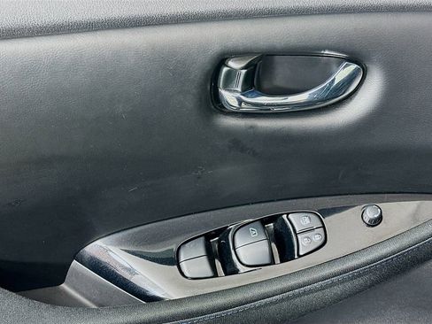 Used 2018 Nissan Leaf SV image 18