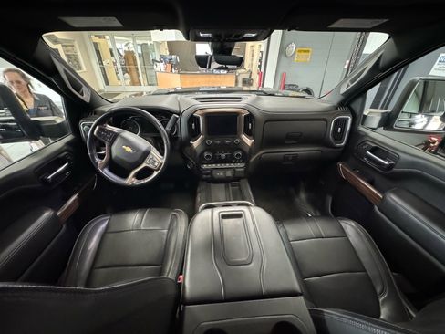 Used 2021 Chevrolet Silverado 2500 High Country w/ Z71 Off-Road Package AWD/4WD image 14