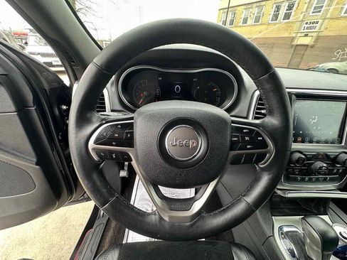 Used 2018 Jeep Grand Cherokee Altitude image 15
