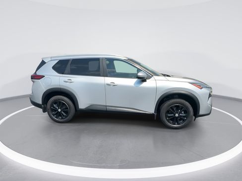 Used 2024 Nissan Rogue SV w/ SV Premium Package AWD/4WD image 10