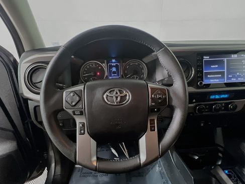 Used 2021 Toyota Tacoma SR5 RWD image 18