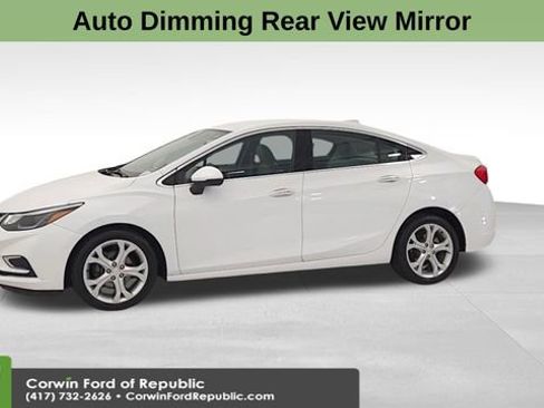 Used 2017 Chevrolet Cruze Premier w/ Enhanced Convenience Package image 4