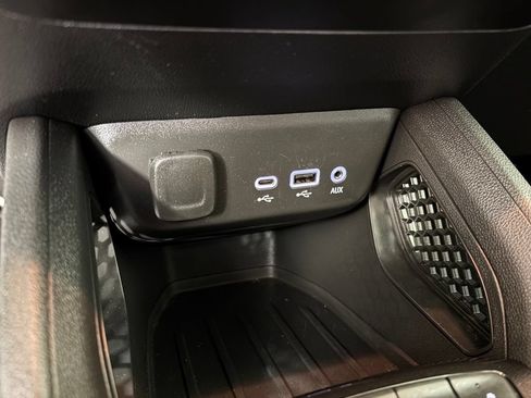 Certified 2023 Chevrolet TrailBlazer LT w/ Convenience Package FWD image 32