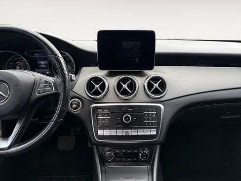 Used 2020 Mercedes-Benz GLA 250 4MATIC image 11