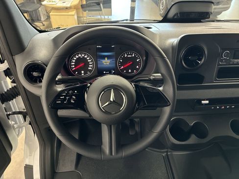 New 2025 Mercedes-Benz Sprinter 2500 image 8